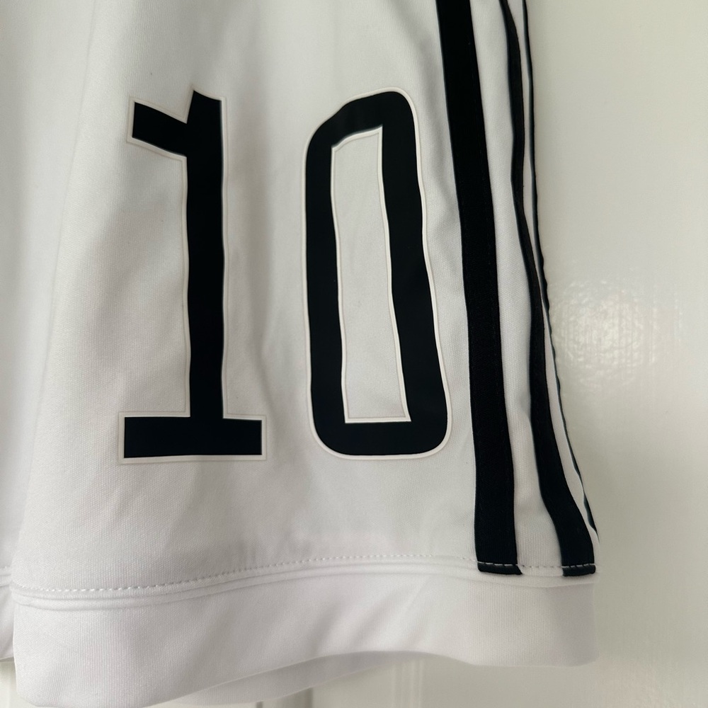 Boys’ Adidas Juventus White and Black Shorts - Picture 4 of 7